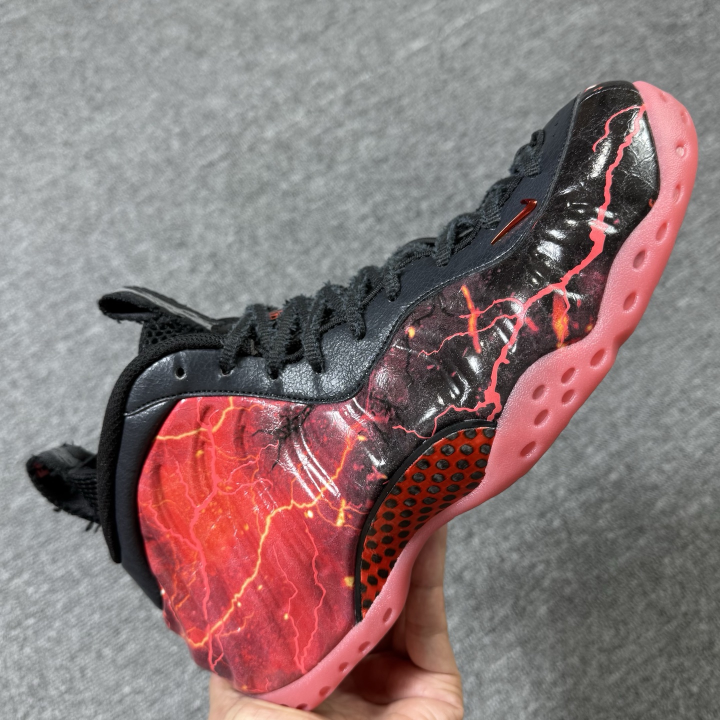Nike Air Foamposite One Lava