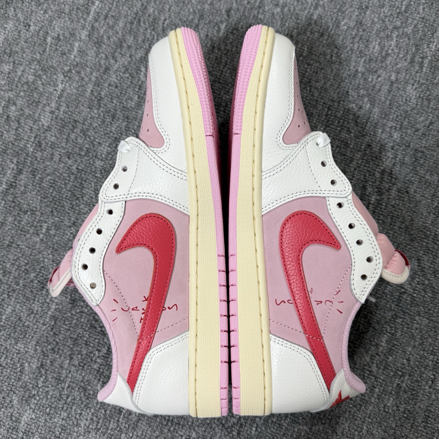 Travis Scott x Air Jordan 1 Low Pink