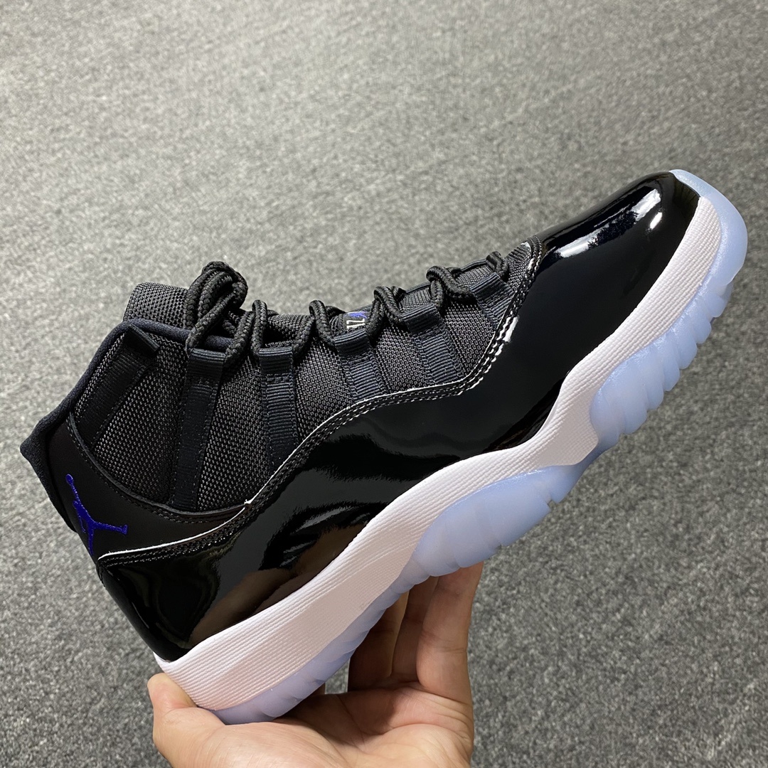 Air Jordan 11 Space Jam