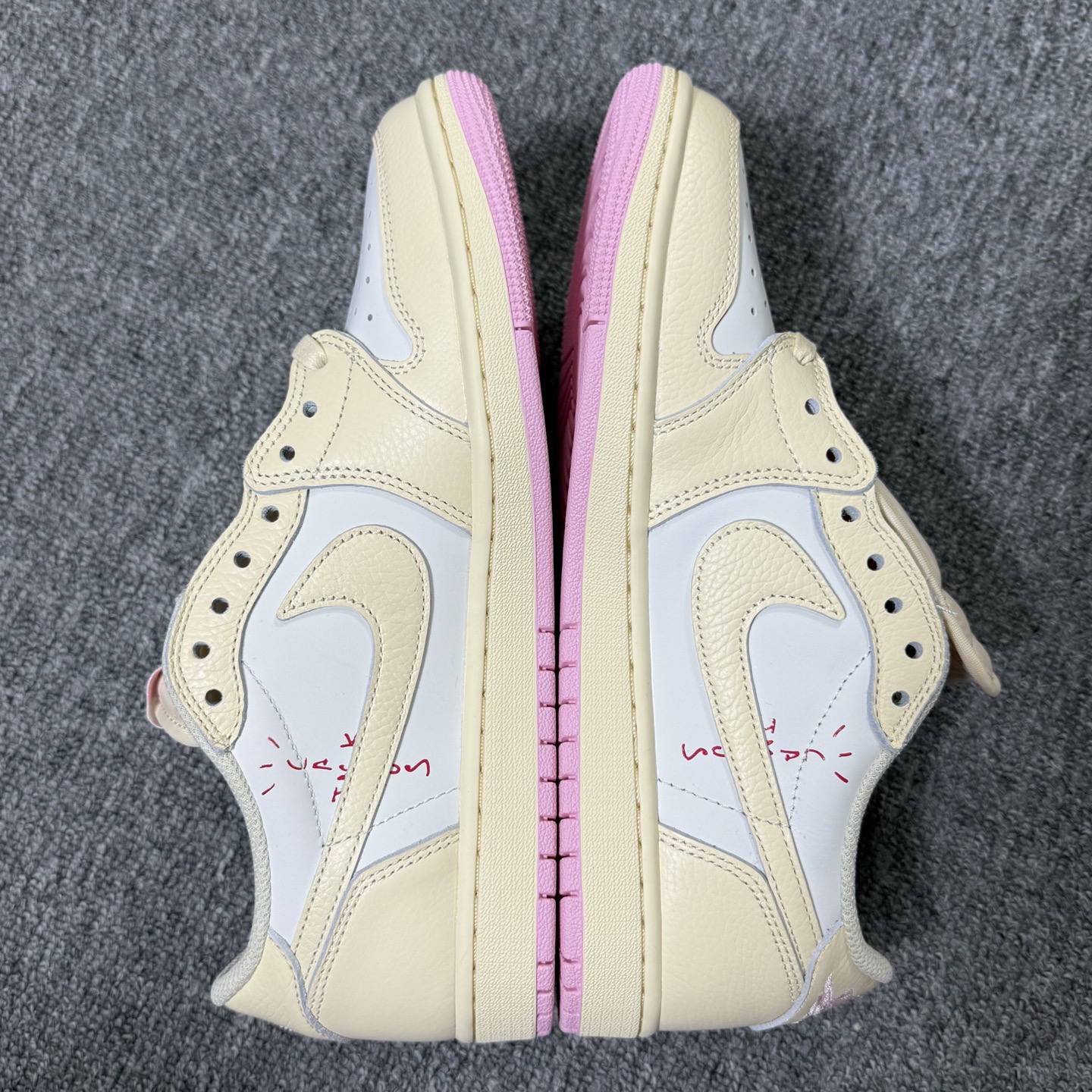Travis Scott x Air Jordan 1 Low Sail